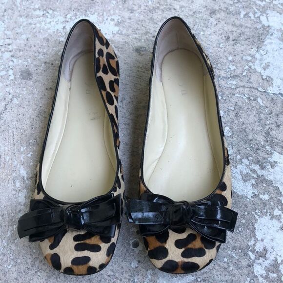 Taryn Rose Animal Print Flats with Glossy Black Bow - Picture 1 of 6